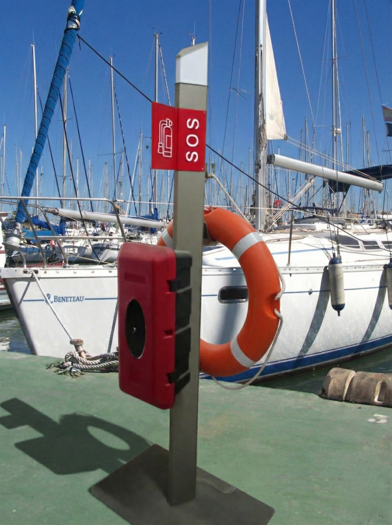 Linea SOS emergency pedestal